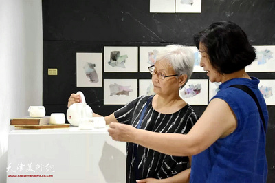 以多元敘述的視角展開&ldquo;王愛君:一卷山&rdquo;煙臺(tái)美術(shù)博物館個(gè)展